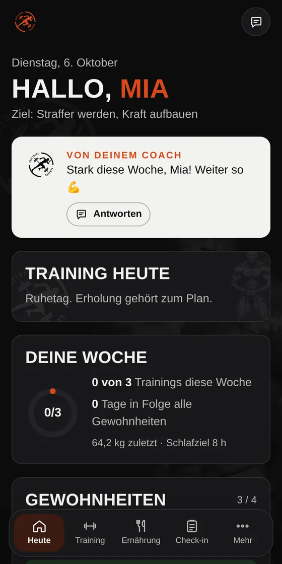 Startseite der Kraftwerk-App mit Nachricht vom Coach, Check-in und Wochenübersicht